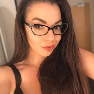 Meet your Posher, Treya